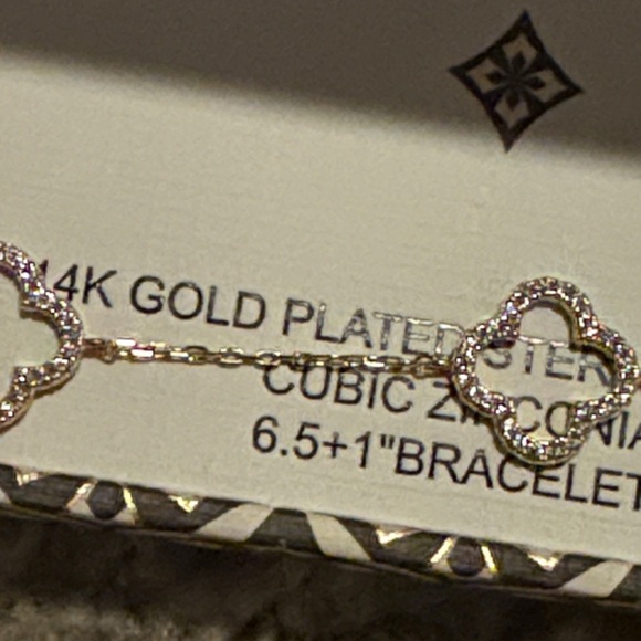 Sterling Silver & 14K Gold Plated Bracelet with Clover shape motifs - Picture 8 of 9